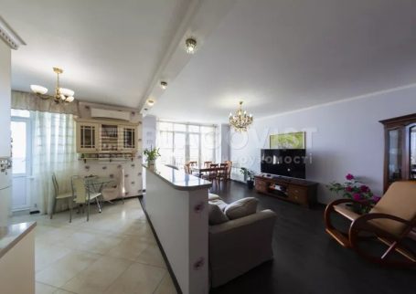 דירה פנורמית 4 חדרים – 95 מ"ר – מרכז קייב